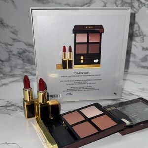 NWT Eyes of Tom Ford + lip color mini deluxe set
Never used
Still in box